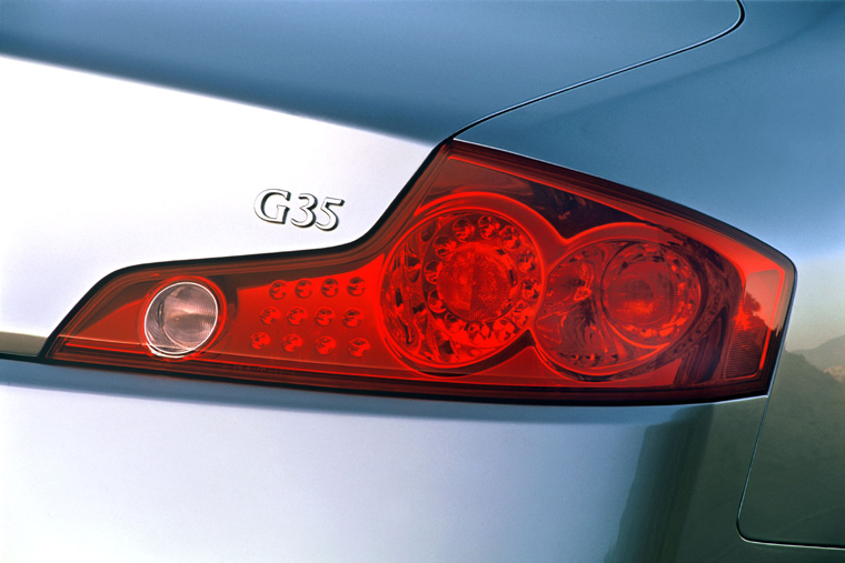 2003 - 2007 Infiniti G35 Sport Coupe Tail Light Picture